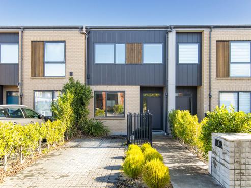 6 Oma Hoiho Place, Massey
