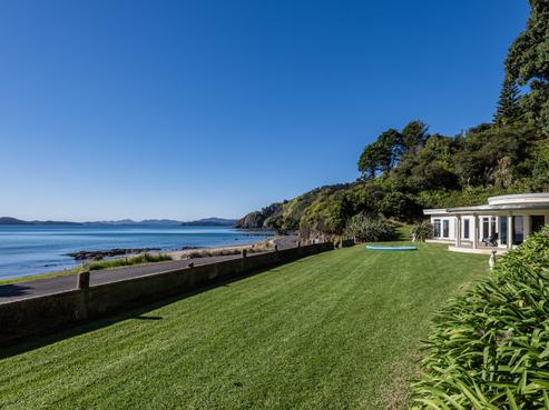151 Long Beach Road, Russell