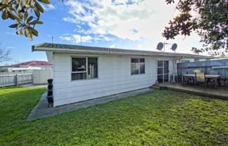 2/9 Lyttelton Crescent, Tamatea