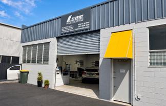 147 m2 Hillside Industrial - 90% Warehouse!