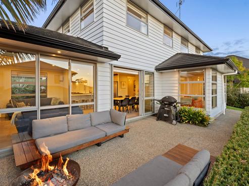 12 Arbors Track, Silverdale