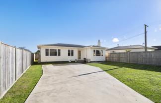 24 Pharazyn Street, Feilding