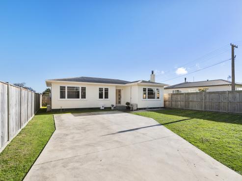 24 Pharazyn Street, Feilding