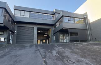 High-stud Warehouse & Office opposite Basque park