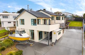 16 Tamatea Drive, Snells Beach