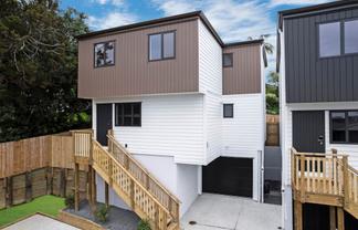 11C Kemp Road, Massey