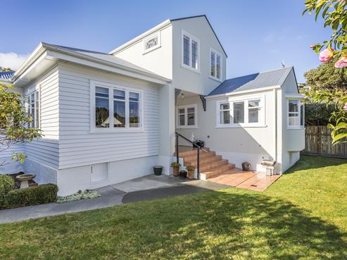 6 Ashleigh Crescent, Miramar