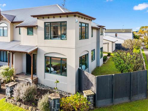 4/8 Tuscany Way, Te Atatu Peninsula