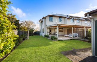 4/8 Tuscany Way, Te Atatu Peninsula
