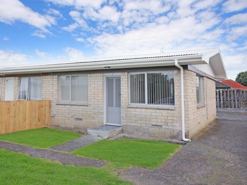 8/17 Russell Road, Manurewa