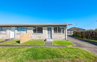 8/17 Russell Road, Manurewa