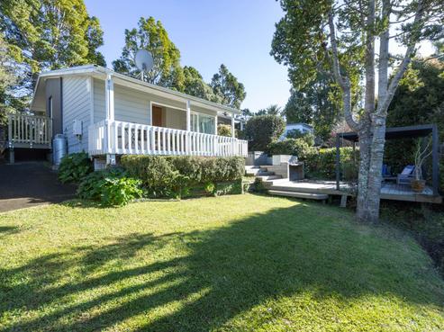 82 Kauri Point Road, Laingholm