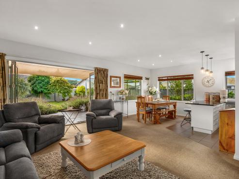 6 Houlahan Street, Clyde