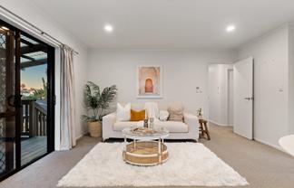 2/7 Eskdale Rd , Birkdale