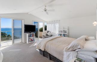 1442 Whangaparaoa Road, Army Bay