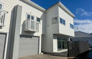 11b Holland Avenue, Point England