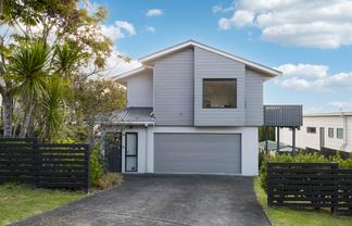 40 Elliston Crescent, Stanmore Bay
