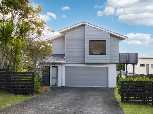 40 Elliston Crescent, Stanmore Bay