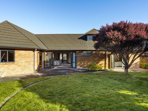9 Jaemont Court, Huntington