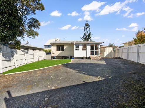 32A Maplesden Drive, Clendon Park