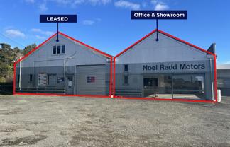 High exposure workshop, showroom and offices