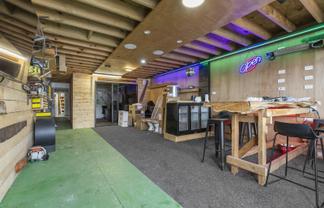 Versatile Workshop & Office in Prime Location!
