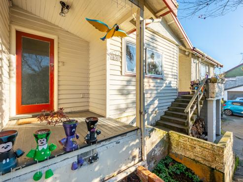 18 Maltby Avenue, West End