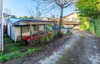 18 Maltby Avenue, West End