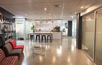 KICK START ON KINGDON STREET
