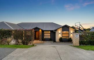 61 Lisle Farm Drive, Pukekohe