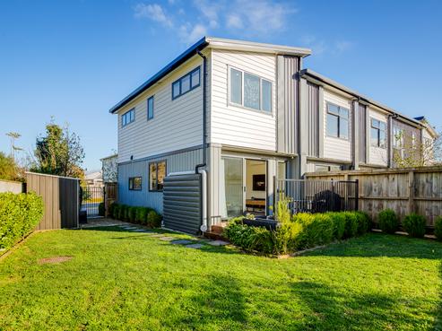 5/6 Bertram Grove, Naenae