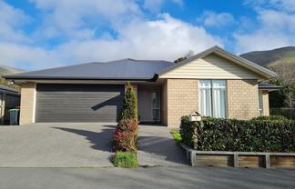 8 Rollin St, Heathcote Valley