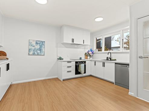 2/124 Huxley Street, Sydenham