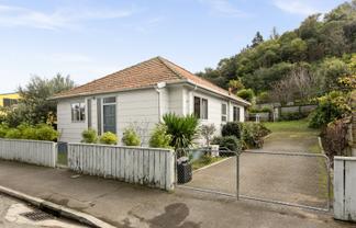 2 Main Street, Bluff Hill
