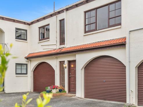 4/2 Brightside Road, Epsom