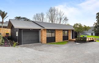 2/238 Sunset Road, Windsor Park