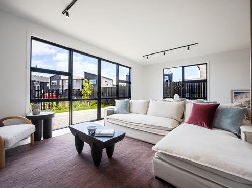 11 O'Neills Road, Swanson