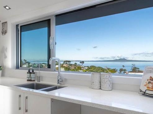 2/19 Toroa Street, Torbay