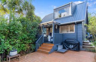 2/143 Balmain Road, Birkenhead