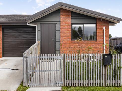 2/1 Paul Crescent, Fairfield