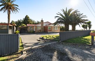 1606 South Road, Oakura