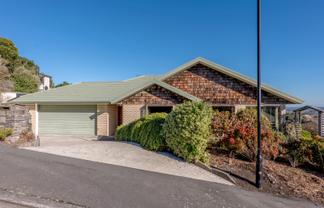 3 The Rocks, Kennedys Bush