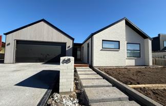 68 Omahina Street, Raglan