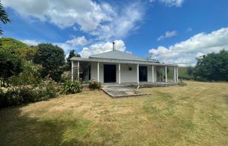 1900 Tarata Road, Inglewood