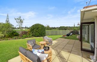 2 Edgewater Grove, Orewa