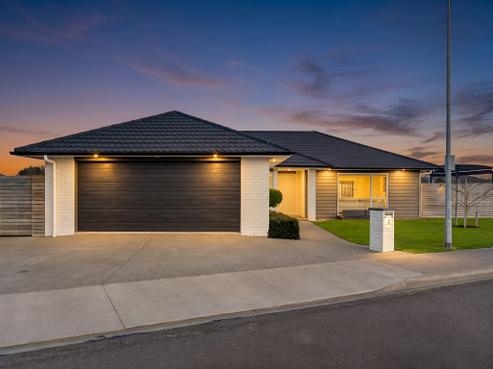 2 Molesworth Street, Carterton