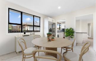 128 Cobham Crescent, Kelston