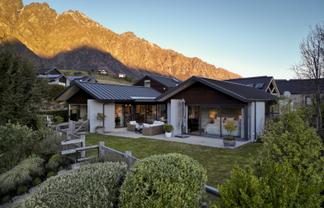 2 Aberdare Court, Jacks Point