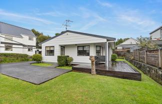 8B Rossgrove Terrace, Mount Albert
