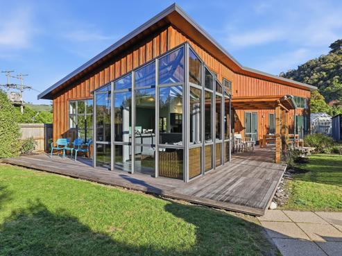 36 Beach Road, Purakaunui